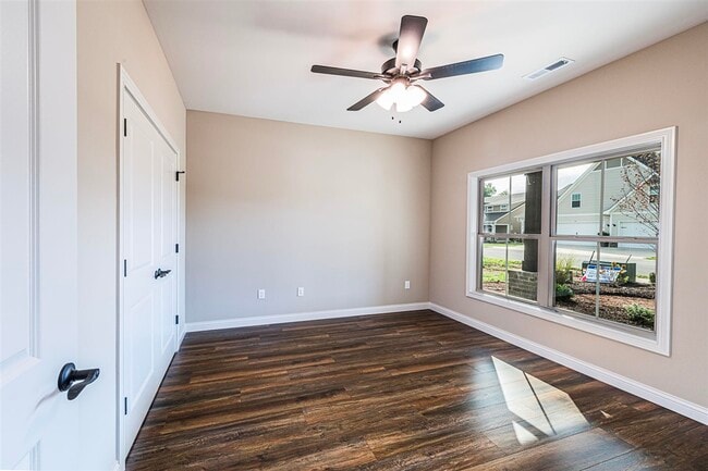 Foto del edificio - 558 Providence Ct