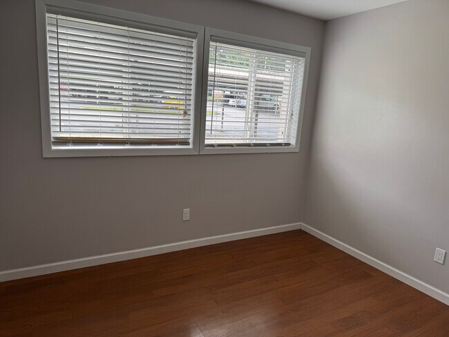 Foto del edificio - 2916 Davison Ave