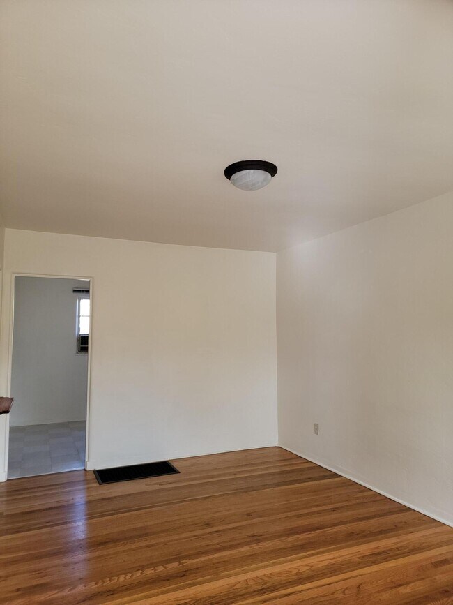 Foto del edificio - 520 Adams St NE