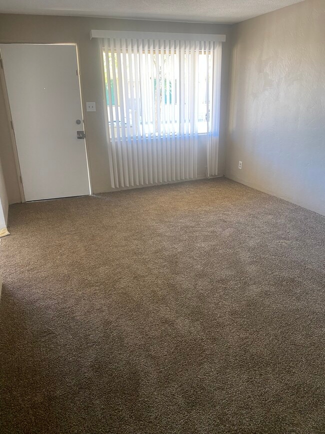 Building Photo - 557 San Pablo Dr