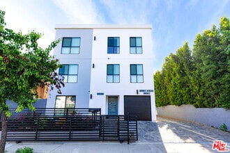 Building Photo - 1330 Arapahoe St