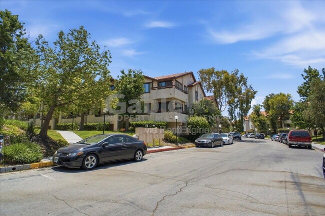 Building Photo - 18187 W Sundowner Way