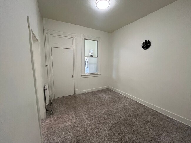 Foto del edificio - Charming 1 Bedroom Apartment in the Heart ...