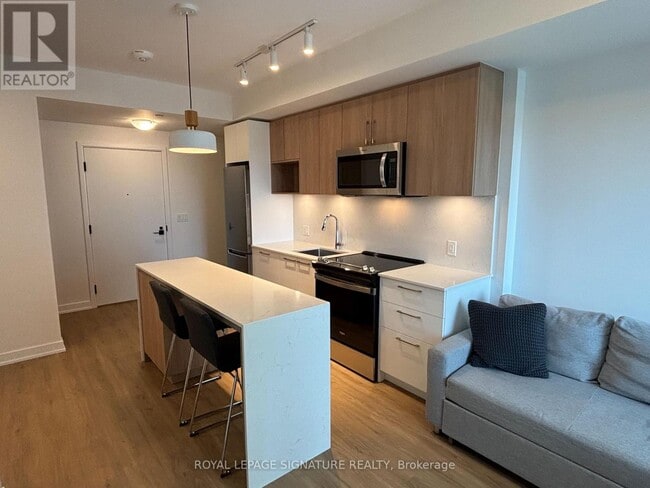 Building Photo - 500 Plains Rd E