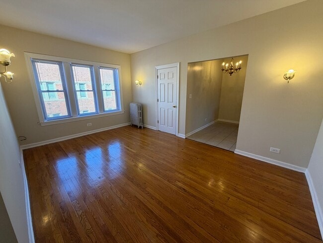 Building Photo - 1343 W Touhy Ave