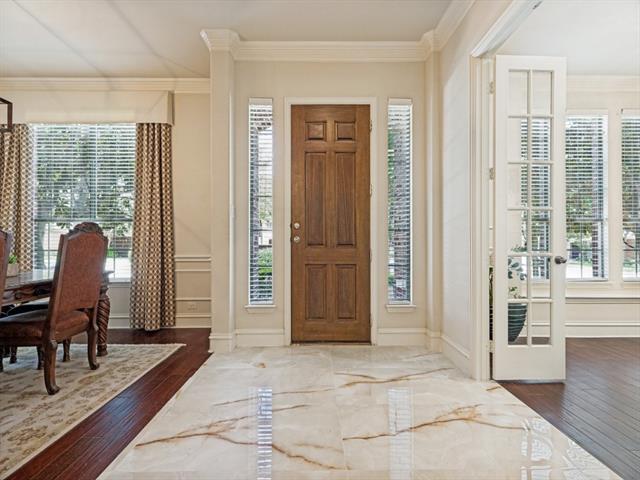 Foto del edificio - 8723 Sherwood Dr