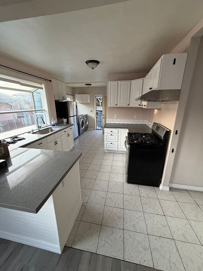 Foto del edificio - 1215 107th Ave