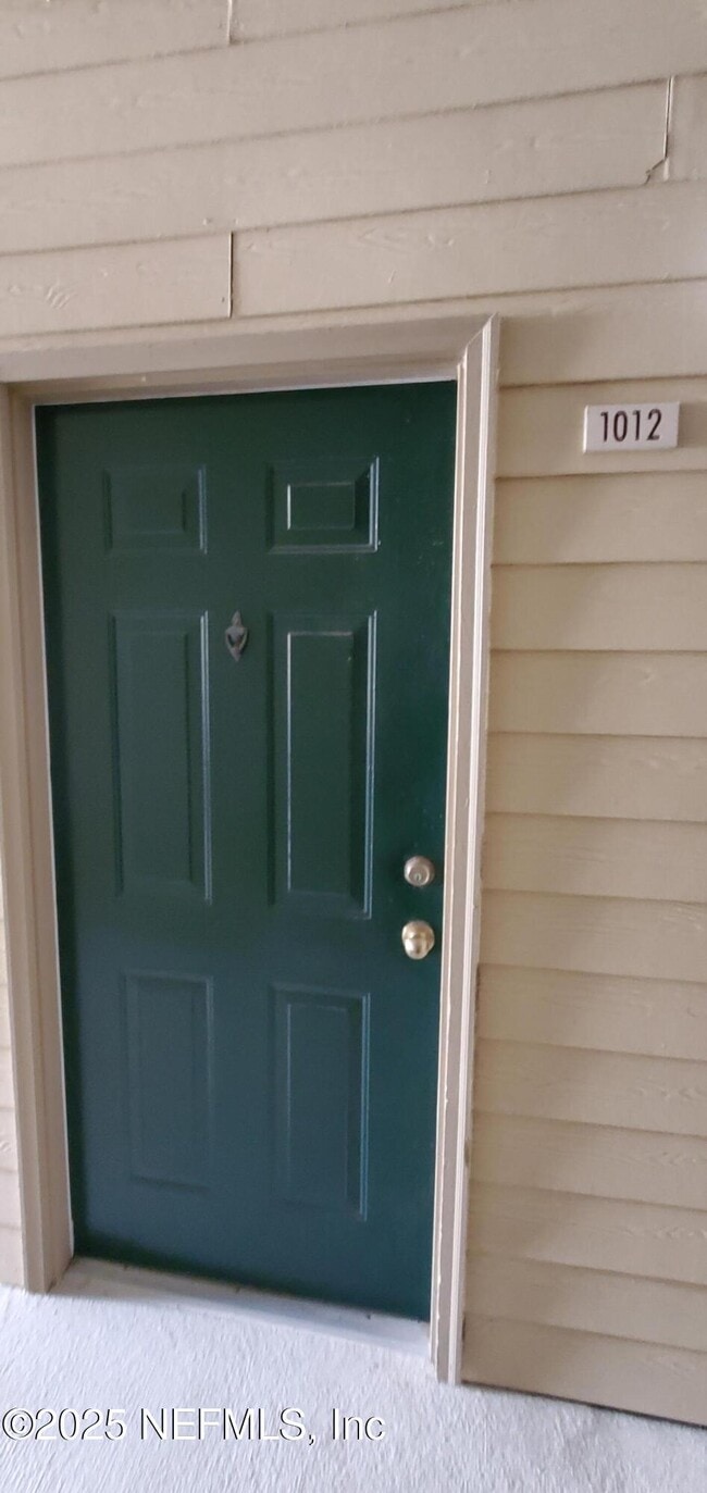 Building Photo - 7800 Point Meadows Dr