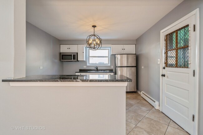 Building Photo - 8225 S King Dr