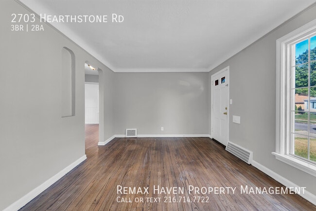 Foto del edificio - 2703 Hearthstone Rd