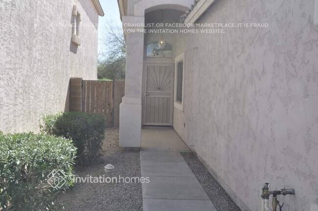 Building Photo - 10541 W Almeria Rd