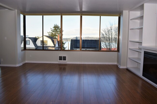 Foto del edificio - Stadium District Condo with Views of Comme...