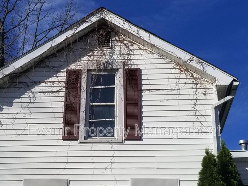 Primary Photo - 521 S Isabella St