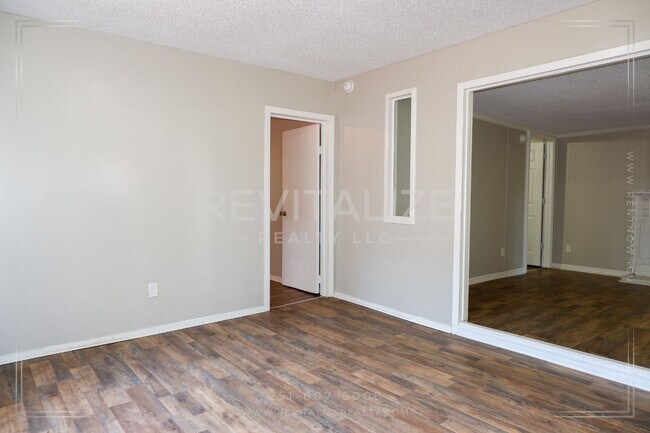 Foto del edificio - 7846 Roberson St