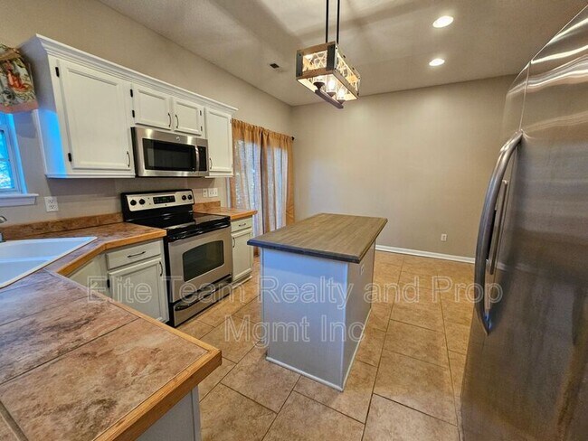 Foto del edificio - 6139 Park Hill Rd