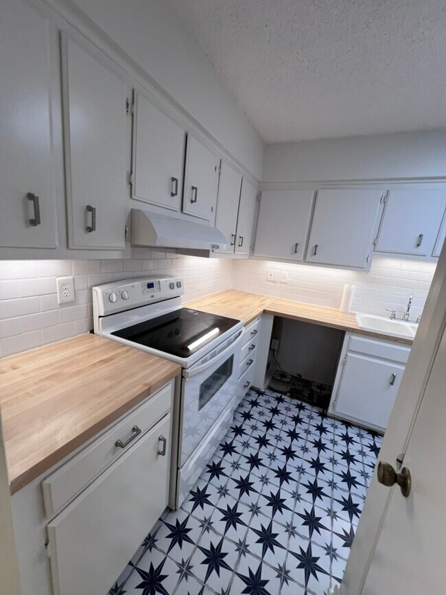 Foto del edificio - 515 Basswood Ave