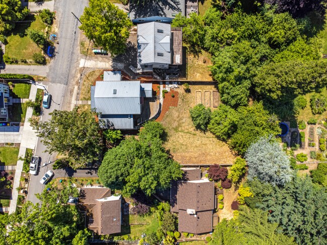 Foto del edificio - 3903 SW Baird St