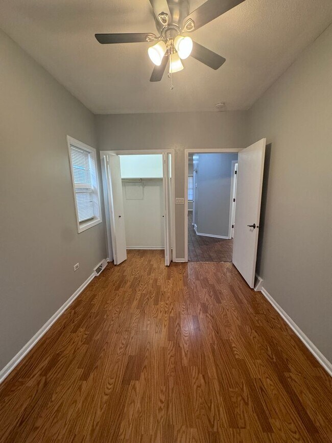Building Photo - Available Now - Single Family home 2Bed 1 ...