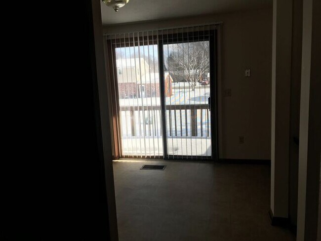 Building Photo - Ravenwood- Jackson Township 2 Bedroom Duplex