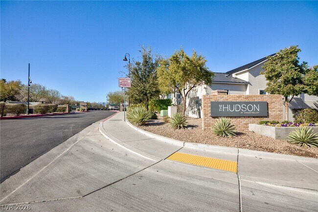 Foto del edificio - 544 Mossy Cup St