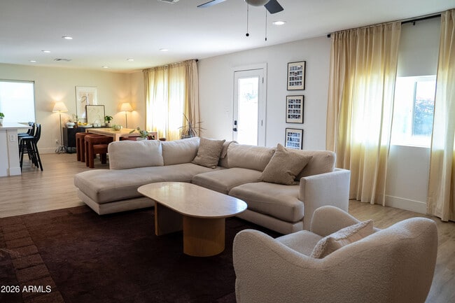 Building Photo - 8701 E Chaparral Rd