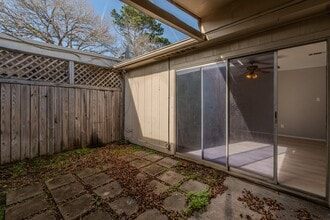 Building Photo - 1191 Park Meadow Dr