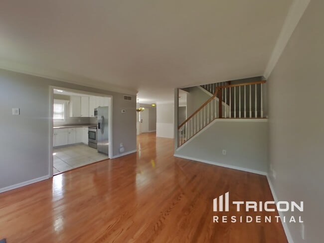 Building Photo - 2108 Royal Ct