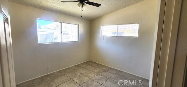 Foto del edificio - 6963 Tamarisk Ave