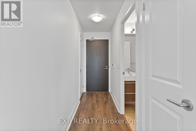 Building Photo - 15 Zorra St
