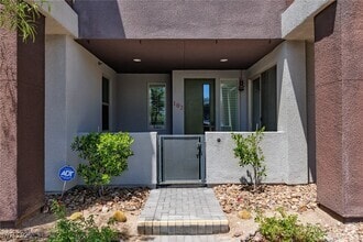 Building Photo - 1254 Venue St