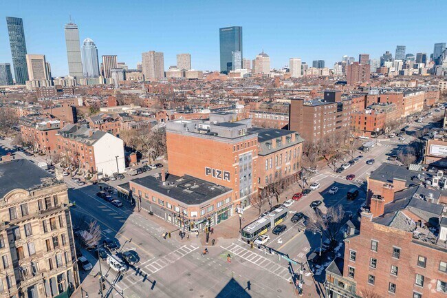 Aerial Context - 1723 Washington St