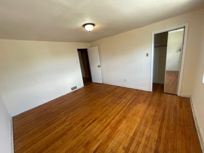 Building Photo - 2113 Church Ln