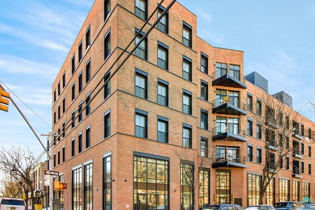 Building Photo - 5527 Myrtle Ave