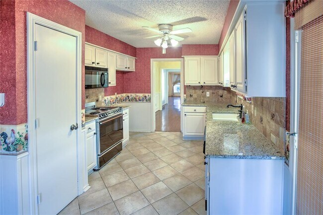 Building Photo - 2078 Arbor Creek Dr