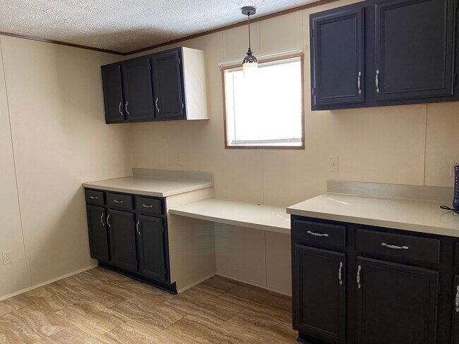 Building Photo - 221 Sweet Gum St