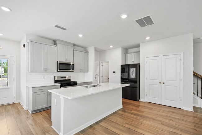 Foto del edificio - 1544 Purple Coneflower Ave SE