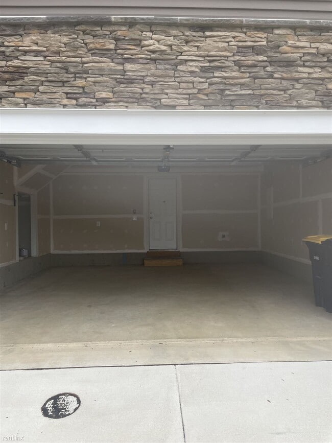 Building Photo - 3 br, 3.5 bath Townhome - 9504 Townfield P...