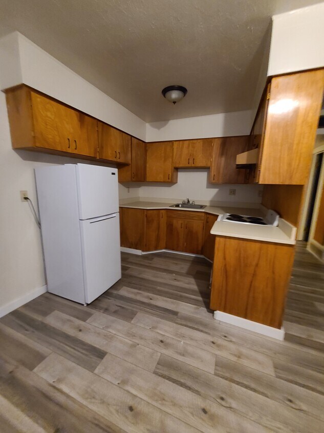 Kitchen - 1808 12th Ave S