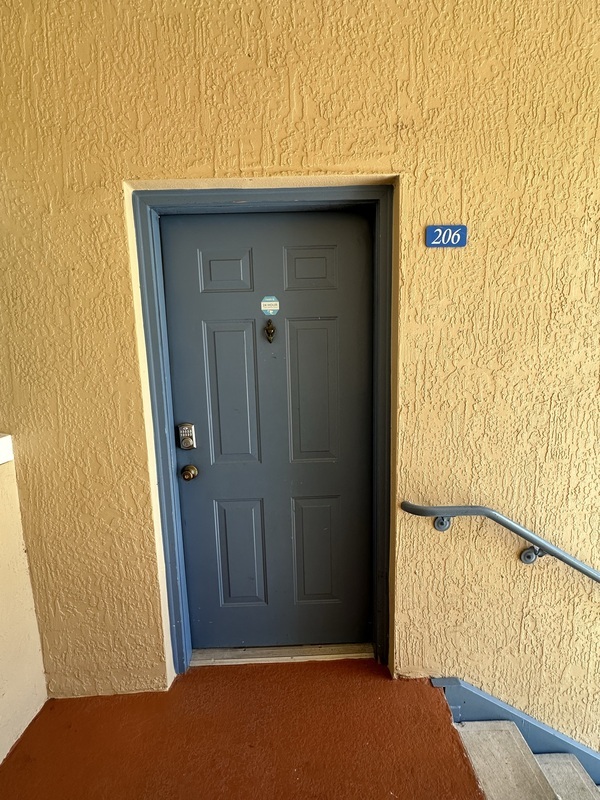 Building Photo - 527 Villa Del Sol Cir