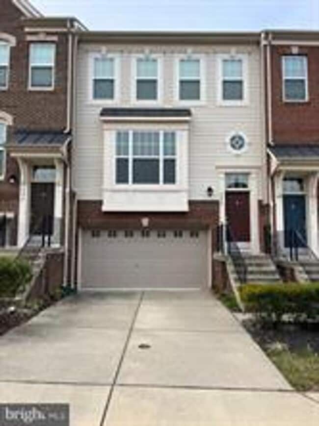 Building Photo - 9075 Alexander Way