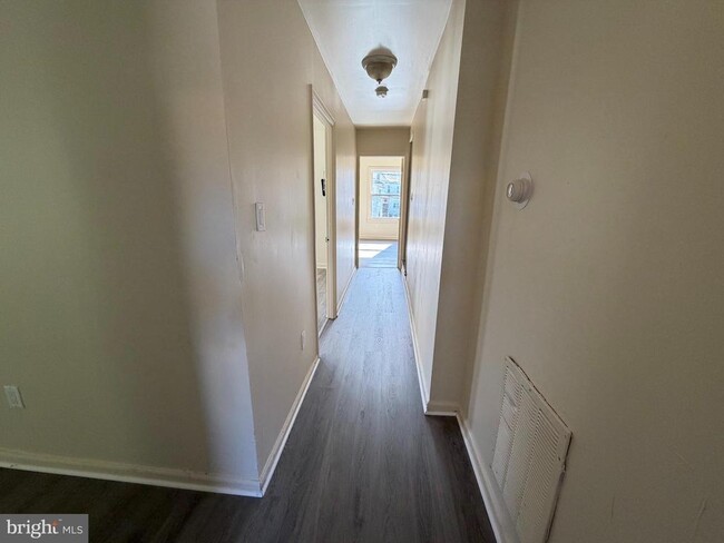 Foto del edificio - 110 W Main St