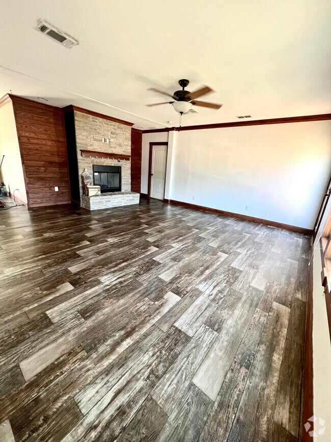 Apartments For Rent in Bigfoot, TX with a Swimming Pool 11 Rentals