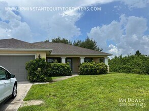 Building Photo - 2531 Sunniland Blvd