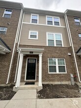 Building Photo - 907 Jenkins Ct