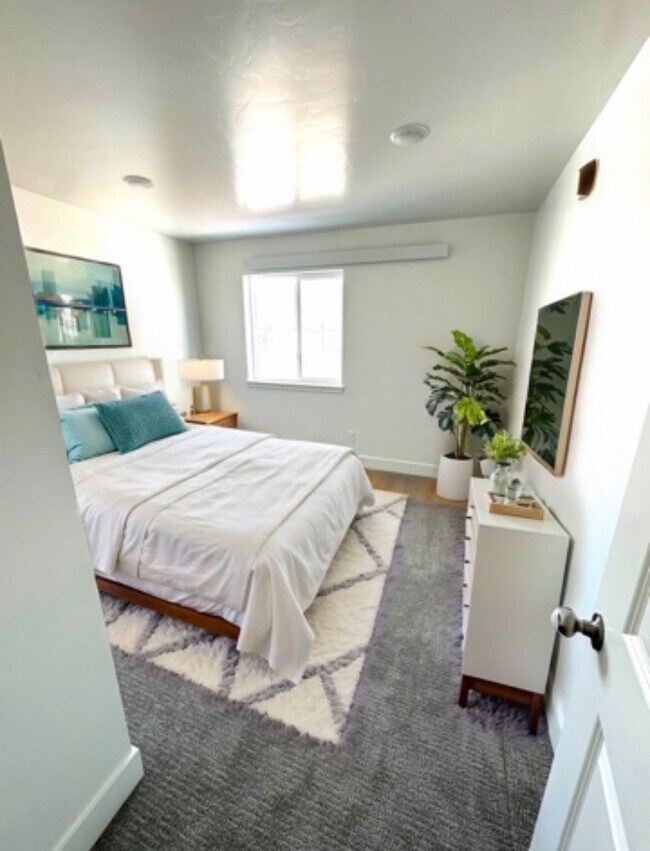 Foto del edificio - 5963 N Freedom Rd