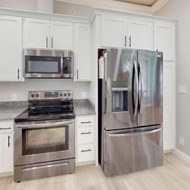 Building Photo - $1499 per Bedroom | 8BR/6BA Fort Sanders H...