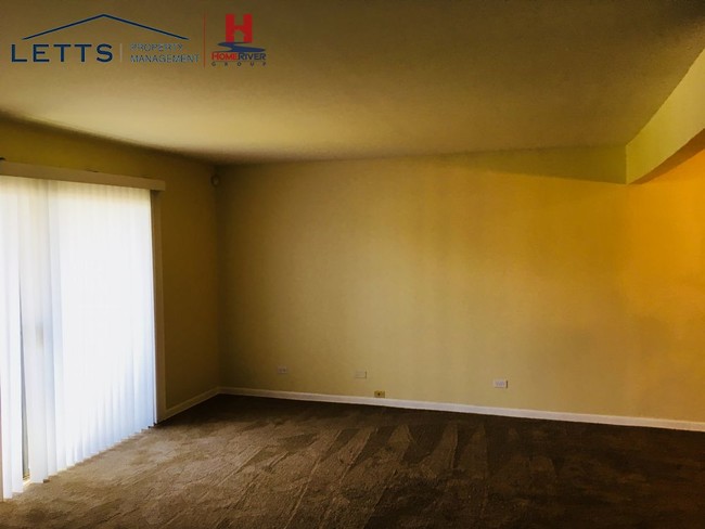 Building Photo - 516 Roberts Dr