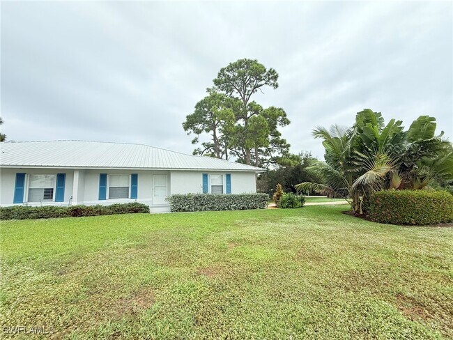 Foto del edificio - 27595 Imperial River Rd