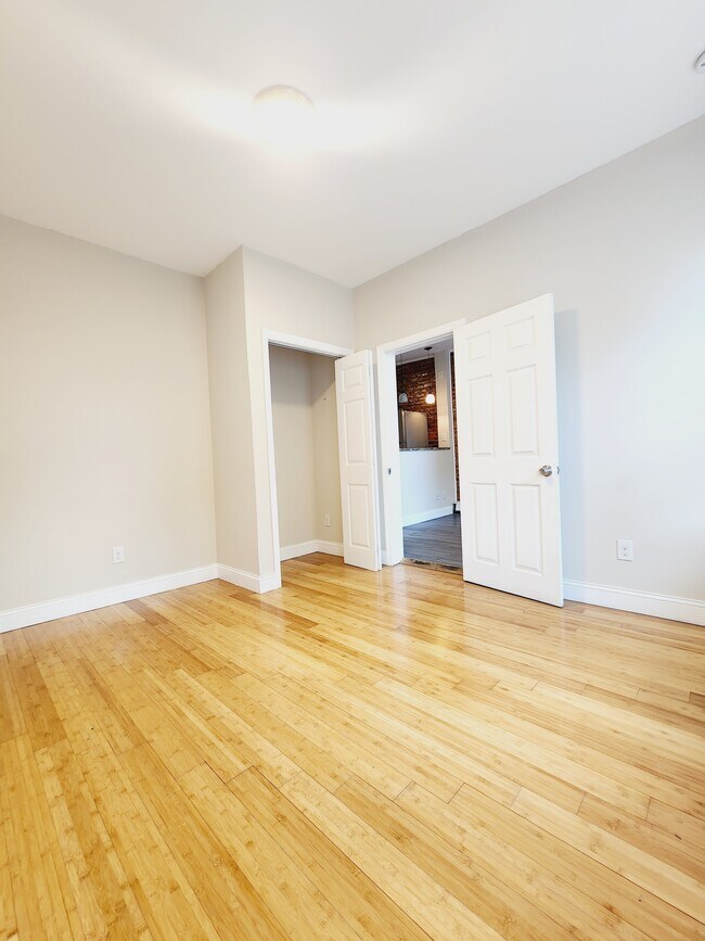 Foto del edificio - 945 W Side Ave