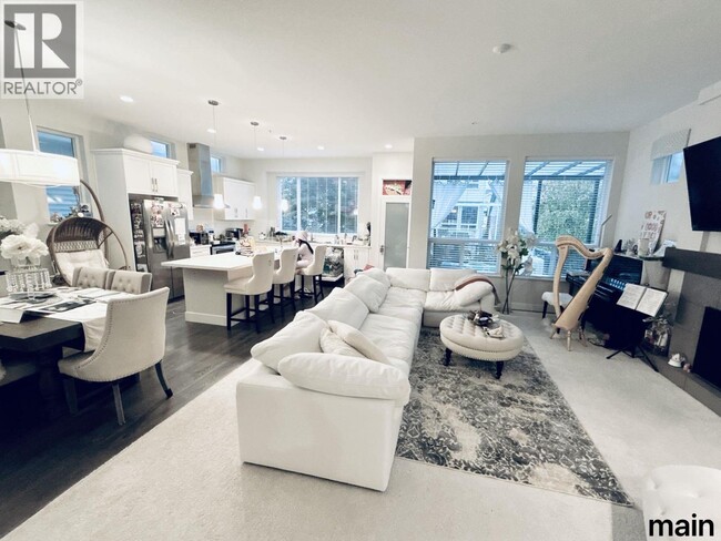 Building Photo - 103XX Wynnyk Way